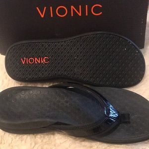 NWOT Vionic Women’s Tide ll